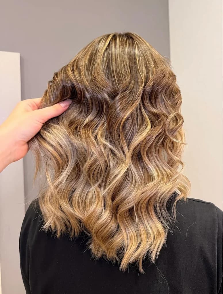 Balayage caldo con riflessi dorati